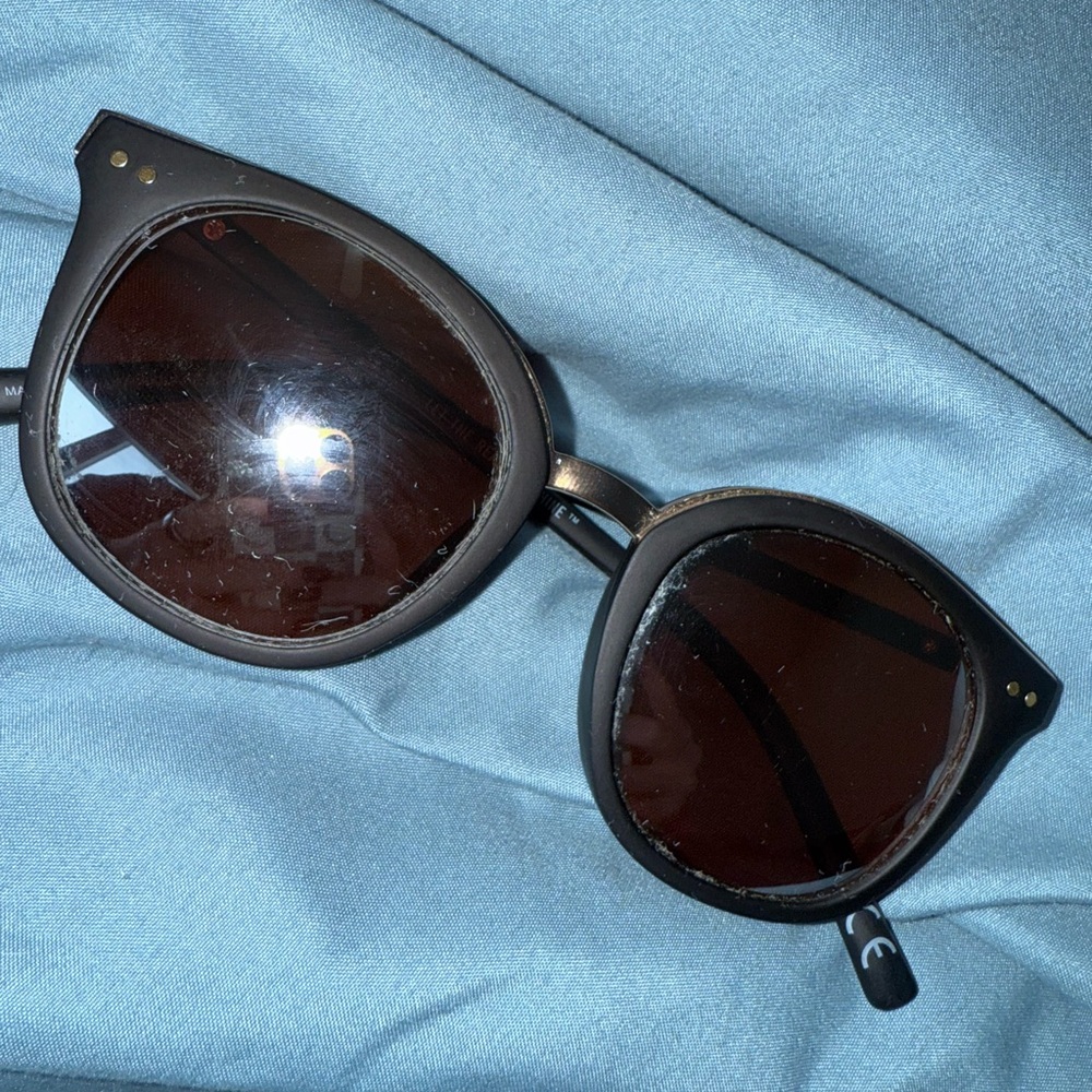 Chic Black Round Sunglasses